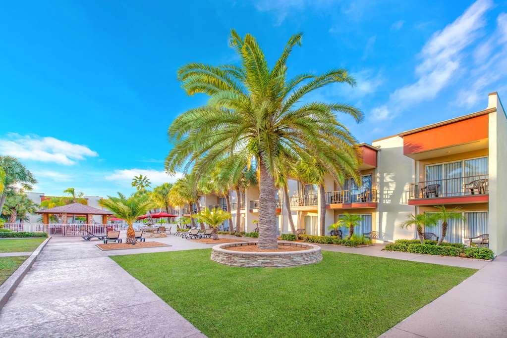 La Quinta By Wyndham Clearwater Central Facilities photo